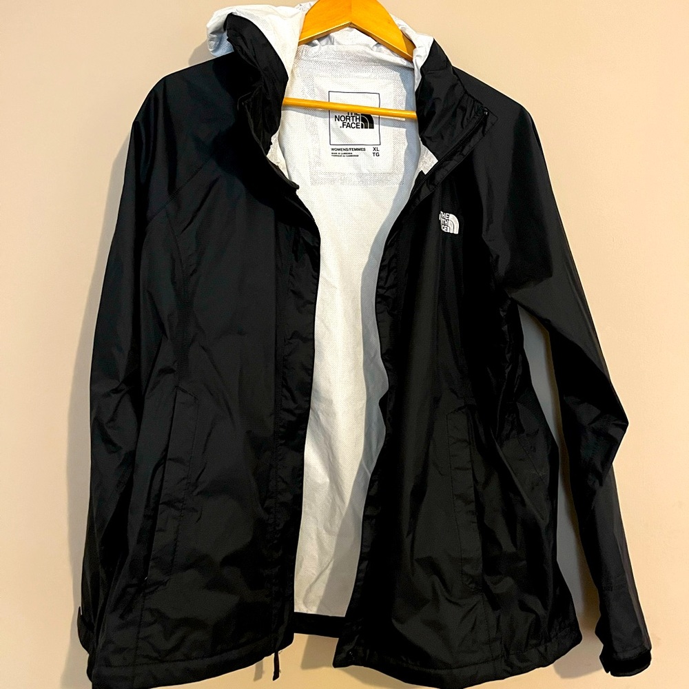 North face / black / windbreaker